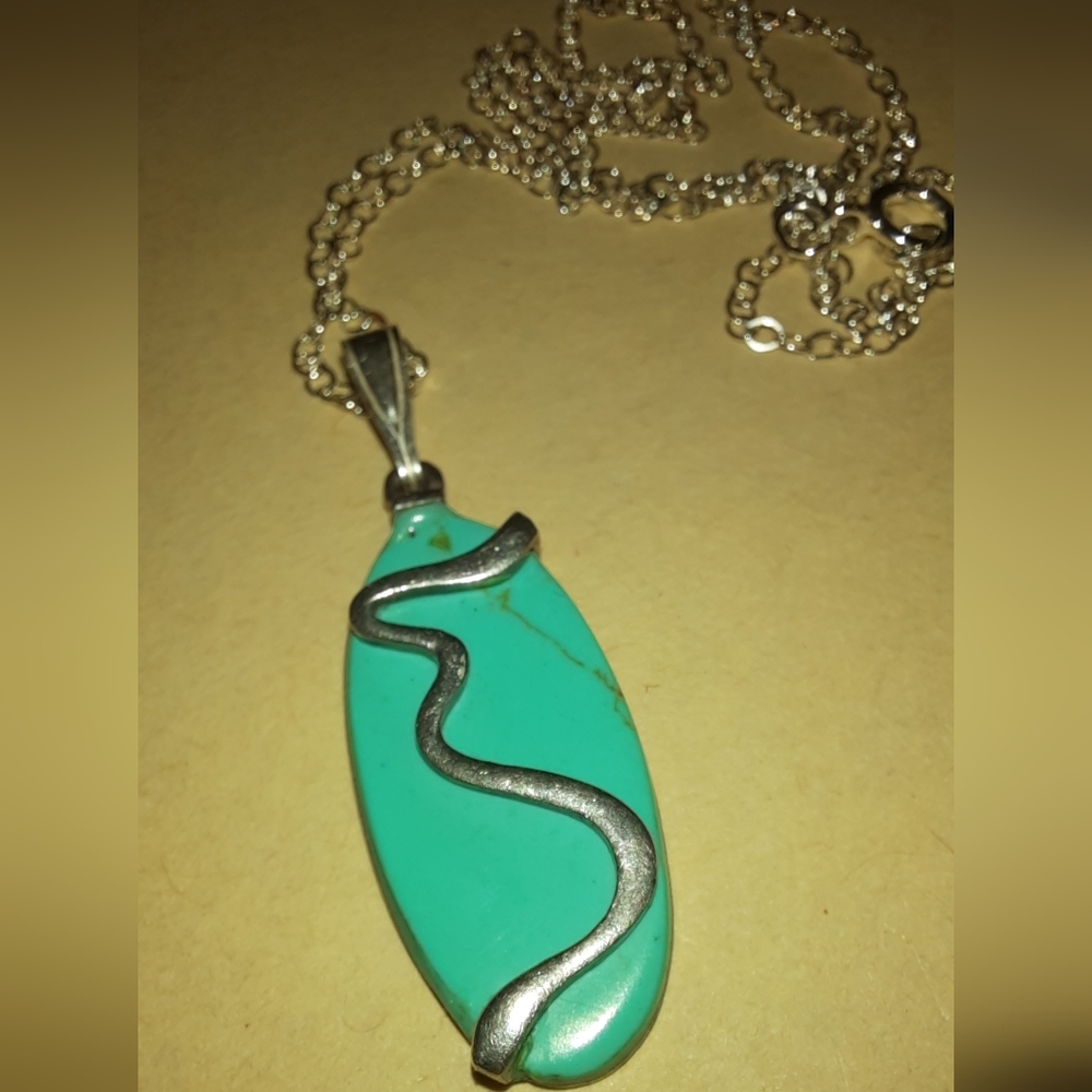 Vintage sterling silver Gemstone pendant on new dainty 18in 925 chain